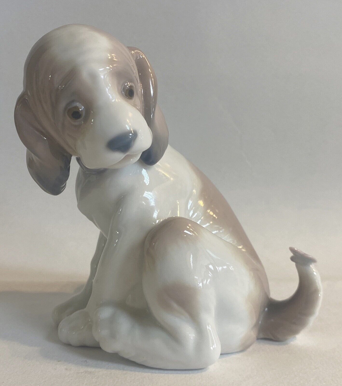 Lladro Figurines “Gentle Surprise” Dog With Butterfly On The Tail 6210