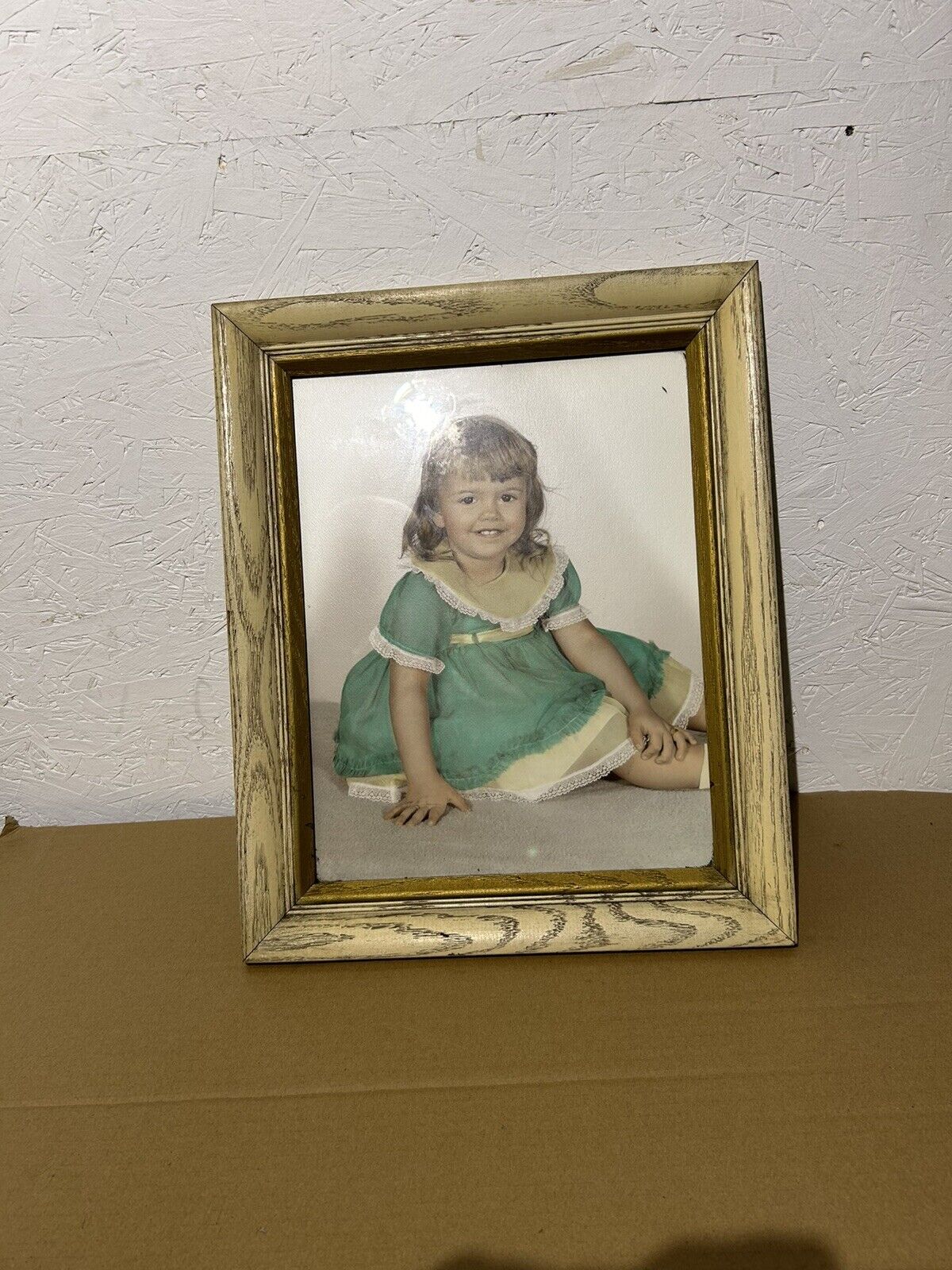 Vintage white antiqui Wood Picture Frame 14 X 17