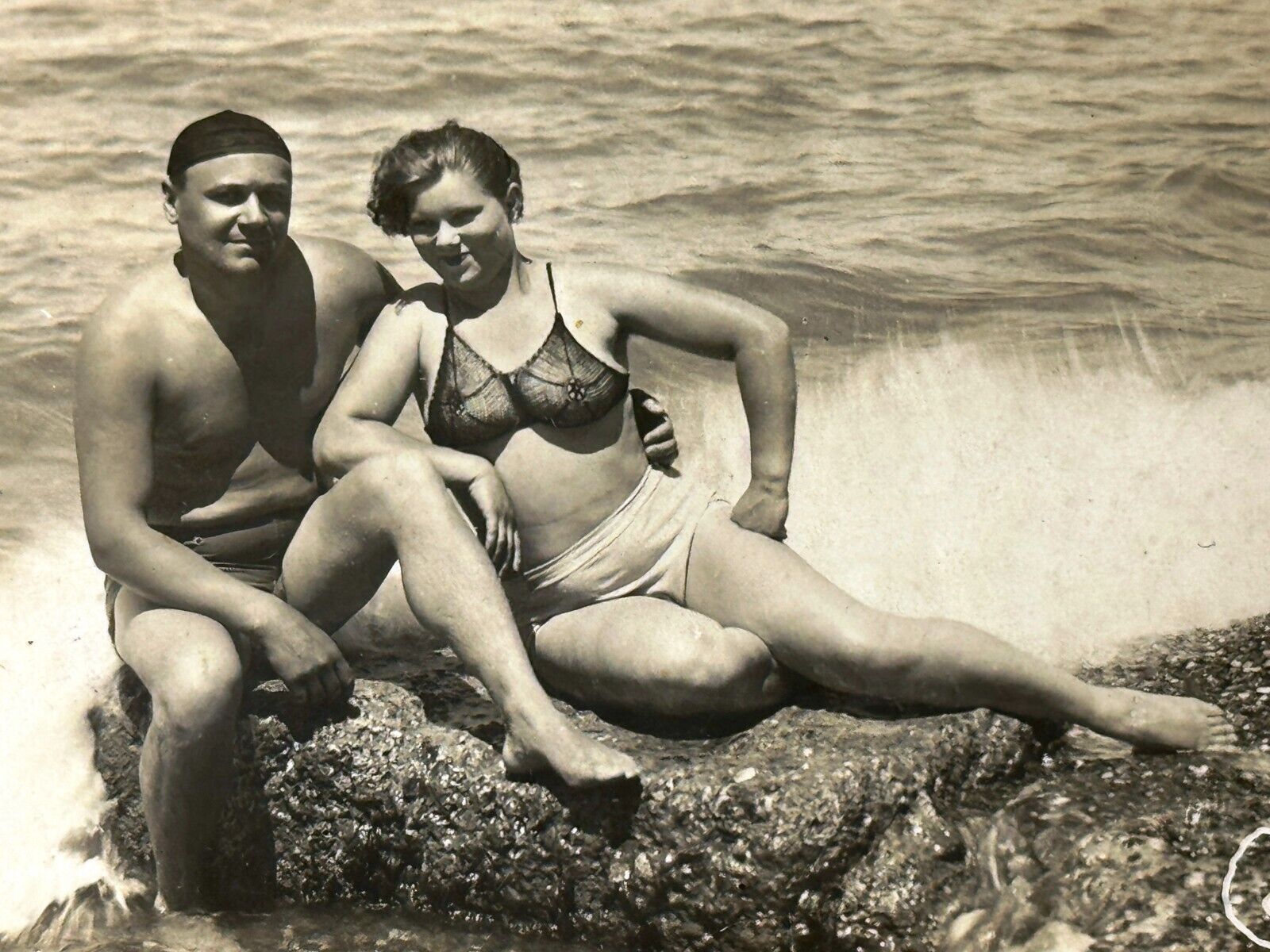 1939 Muscular Shirtless Guy Trunks Bulge Pretty Woman Bikini Gay int Vint Photo