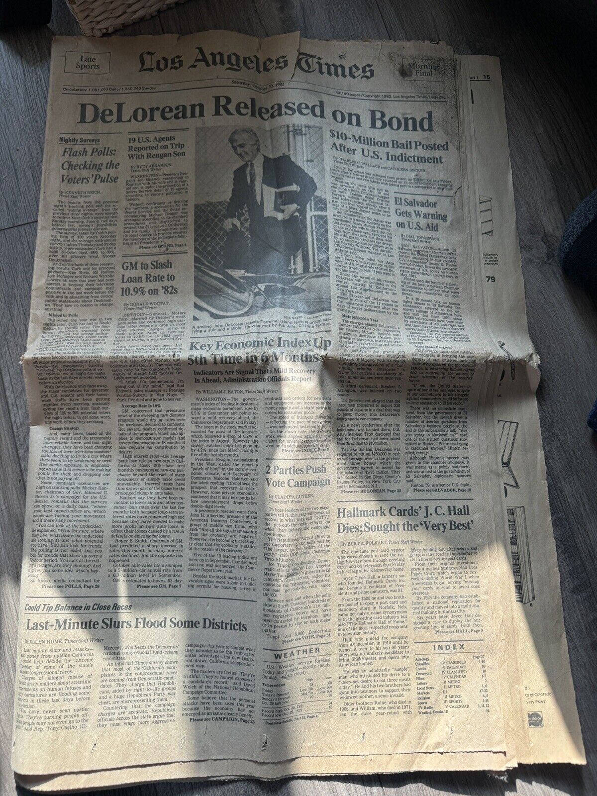 los angeles times newspaper October 30 1982 DeLorean