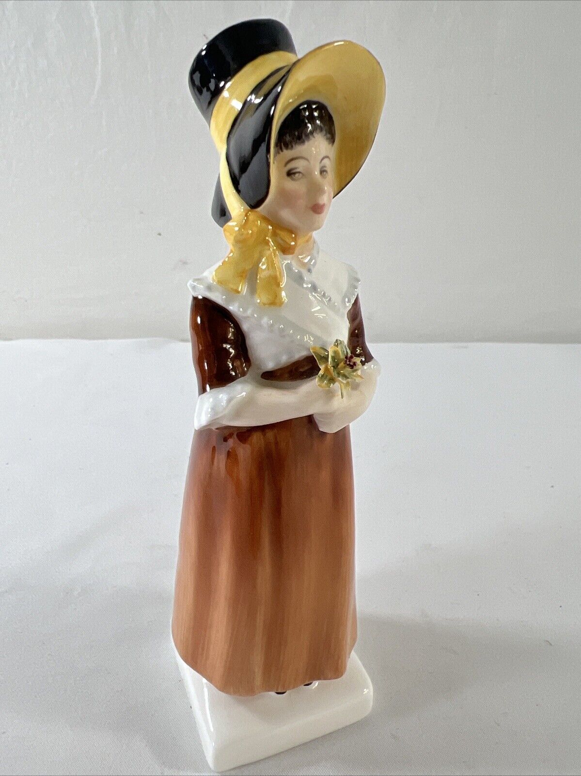Vintage Louise Royal Doulton Figurine Louise #2869 1979