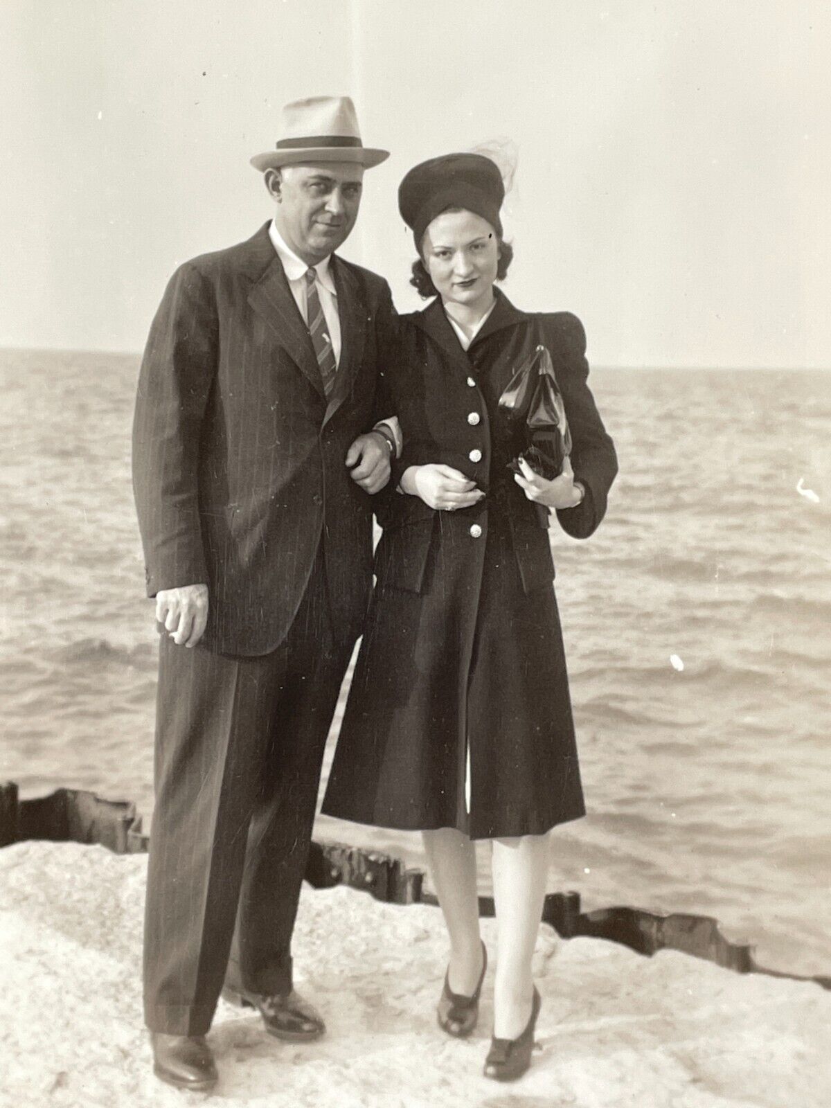 M8 Photo Old Man Posing With Beautiful Woman Fancy Hat Dress 1941