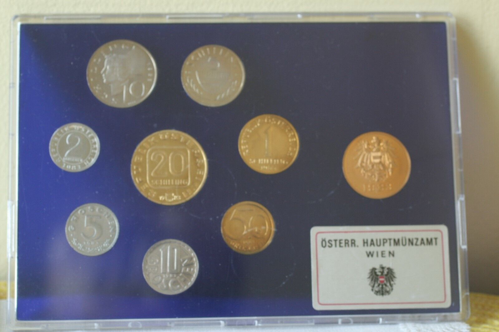 KLEINMUNZENSATZ SCHILLING COINS  AUSTRIAN  MINT 1983 IN PLASTIC CASE