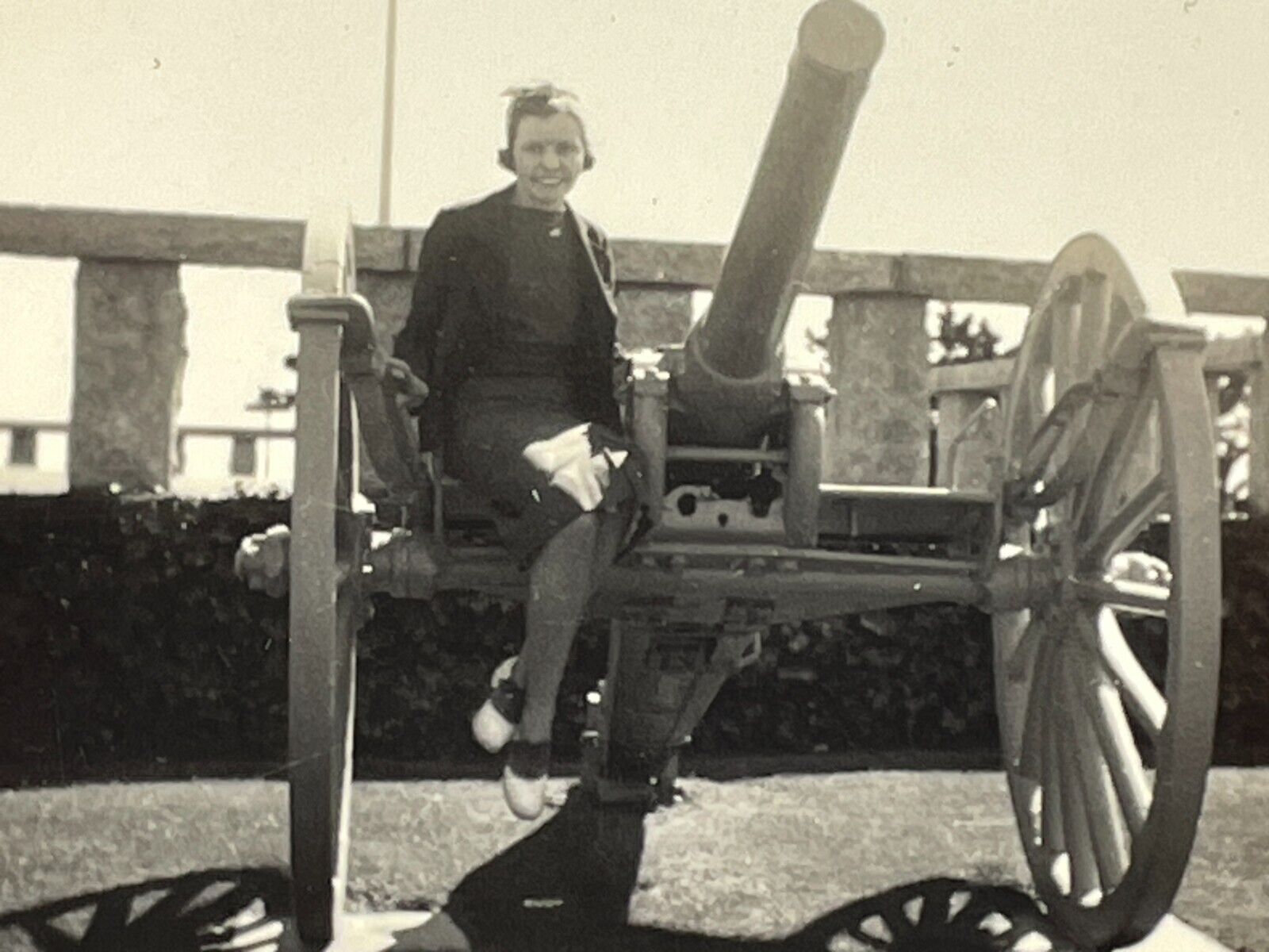 XG Photograph Pretty Woman Sitting On Large Cannon 193-40's Lovely Lady