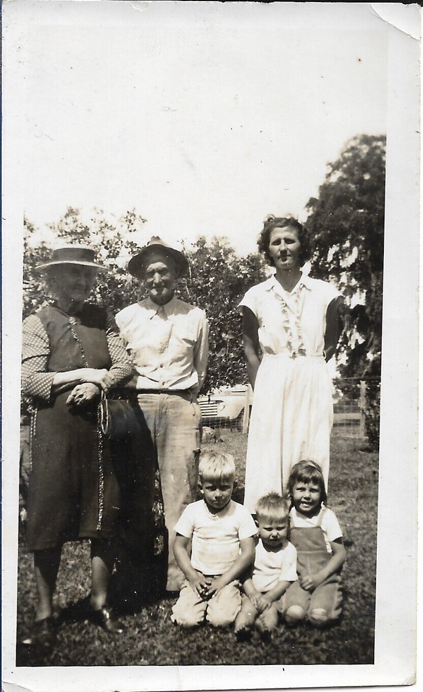 Old Florida Family Photograph 1930s Farmers Lady Children Vintage 2 3/4 x 4 1/2