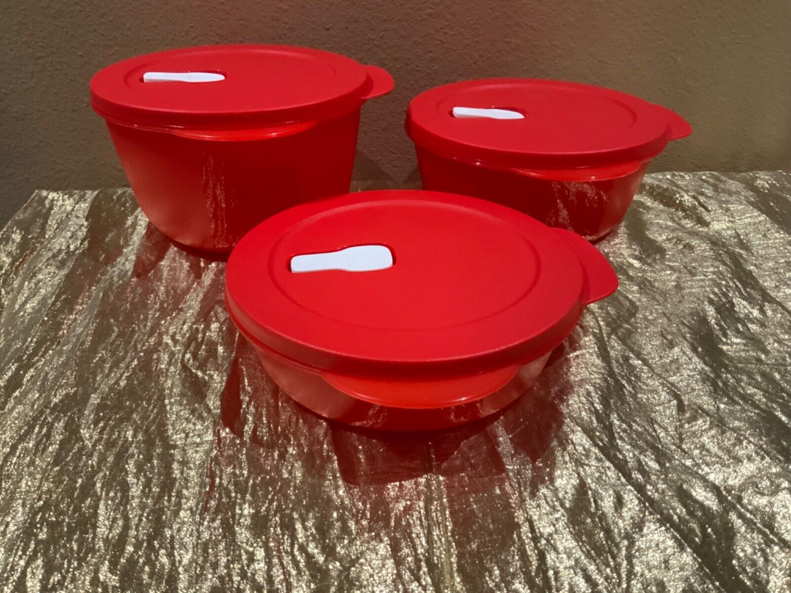 New Tupperware Set 3 Beautiful Red & White Colors Crystalwave Reheatable Bowls