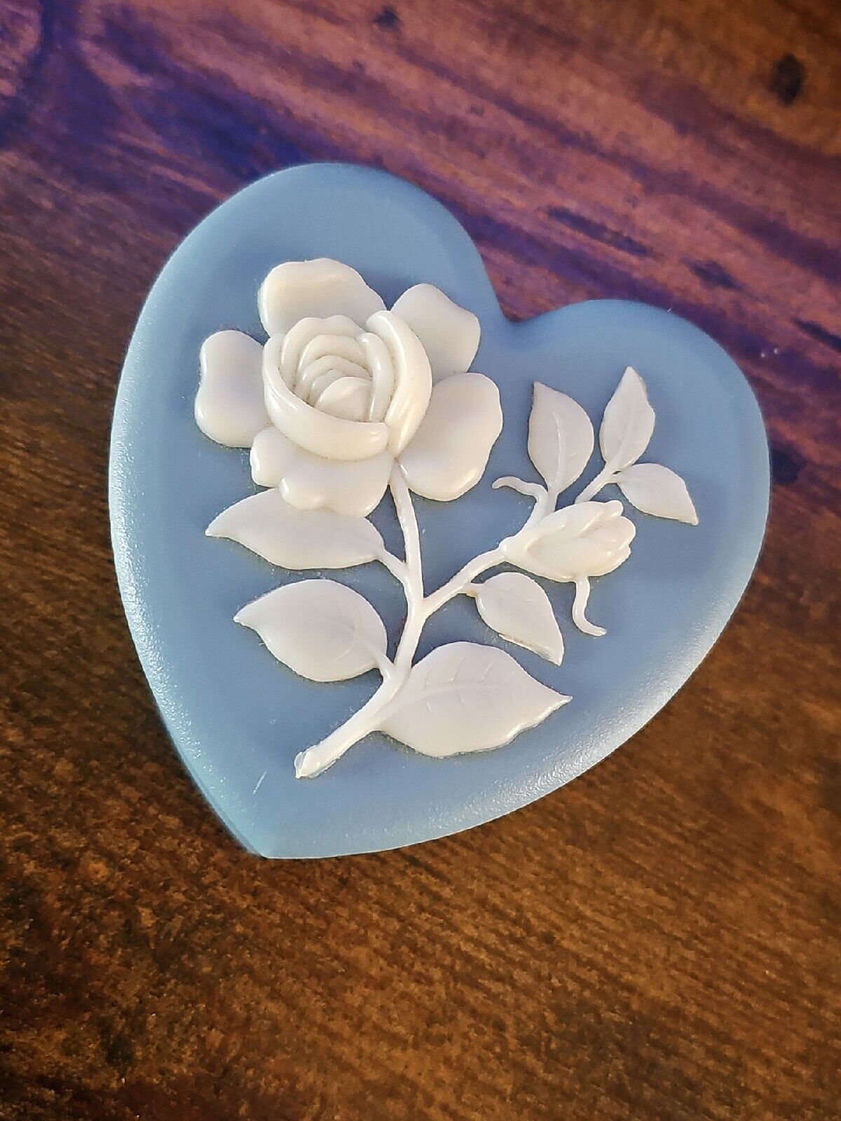 Vtg Heart Shaped Raised Rose Trinket Box Blue White 2\