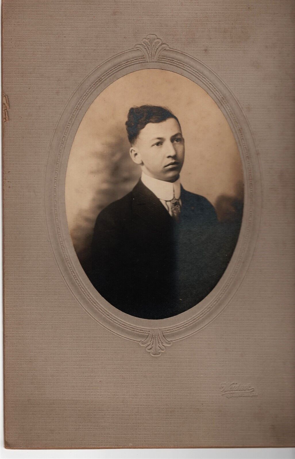 Antique Cabinet Card Photograph Man w/ Best Hair Tie Collar Ever ~Quakertown PA