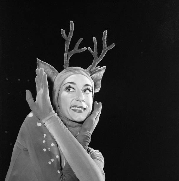 Dancer Gillian Lynne in Cinderella at The Adelphi Theatre 1961 OLD PHOTO 4