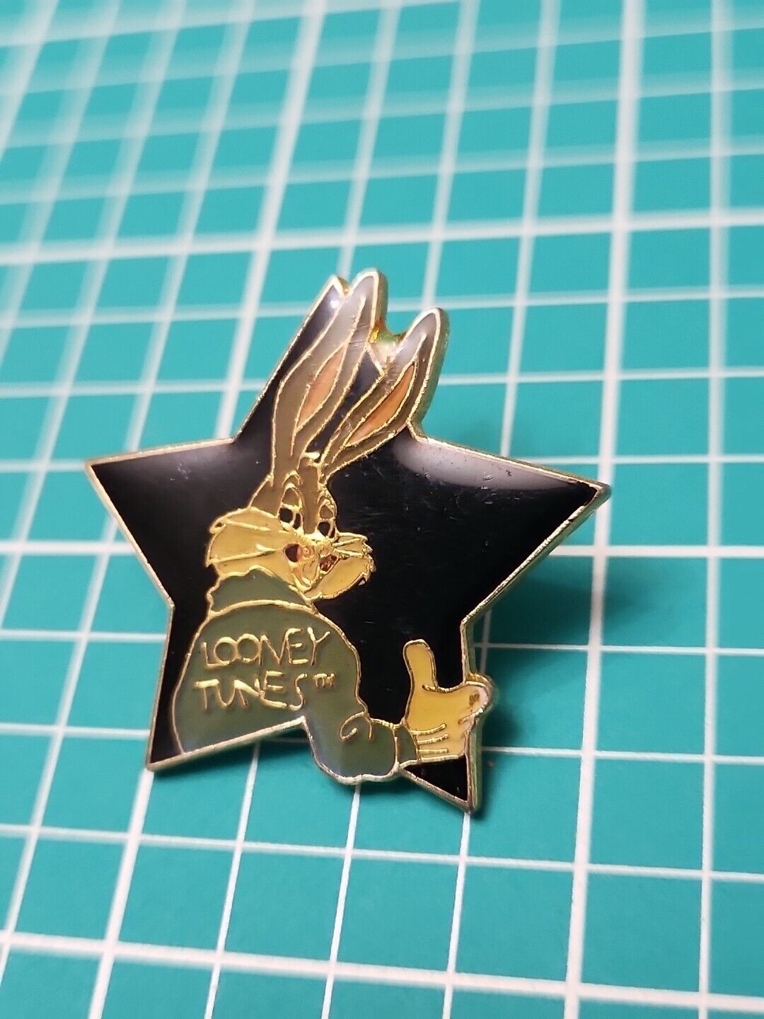  Vtg 1989 Warner Brothers Bugs Bunny Looney Tunes Gold Tone Lapel Pin Hat Pin