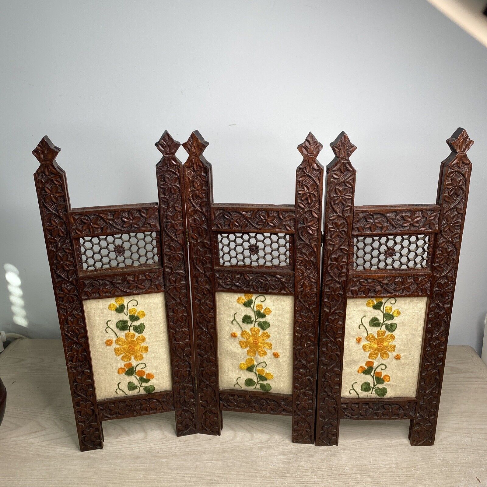 VTG Carved Wooden 3 panel Table Top Folding Screen embroidered Panel 17”Tx19.5”