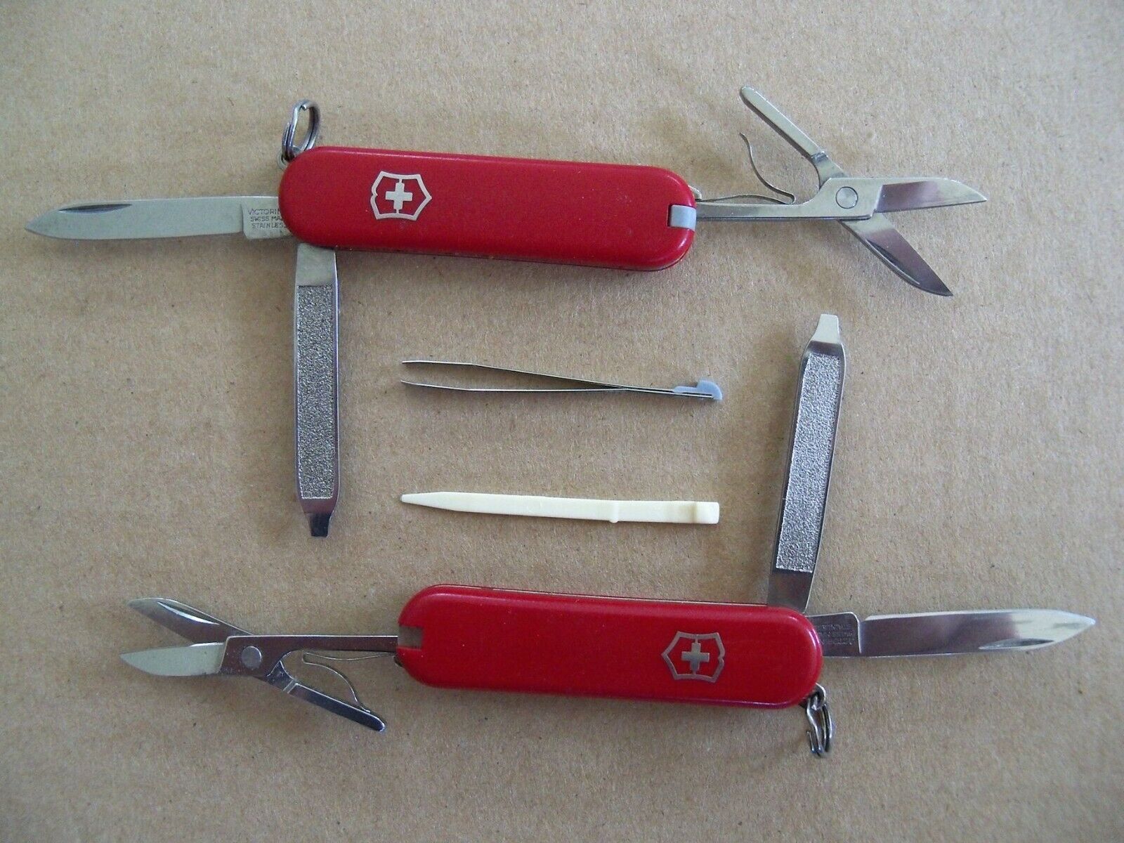 Lot of 2 Victorinox Classic SD Swiss Army Pocket Knife - Red - Very Good