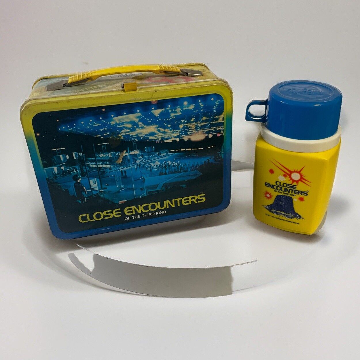 Vintage Close Encounters Of The Third Kind Metal Lunch Box with Thermos 1977