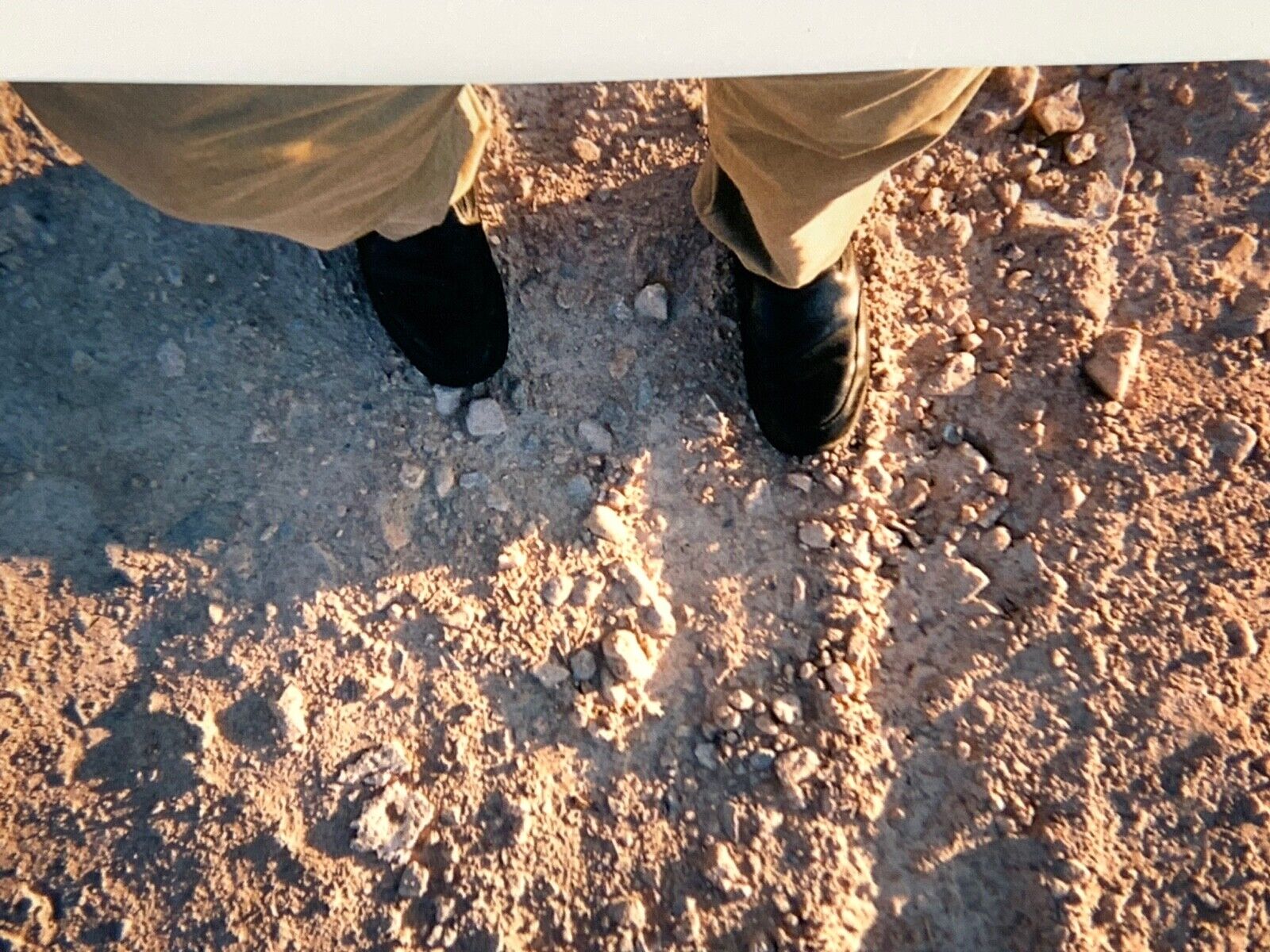 (Kc) FOUND PHOTO Photograph Snapshot 4x6 Feet Shoes Sand Dirt Desert Abstract 