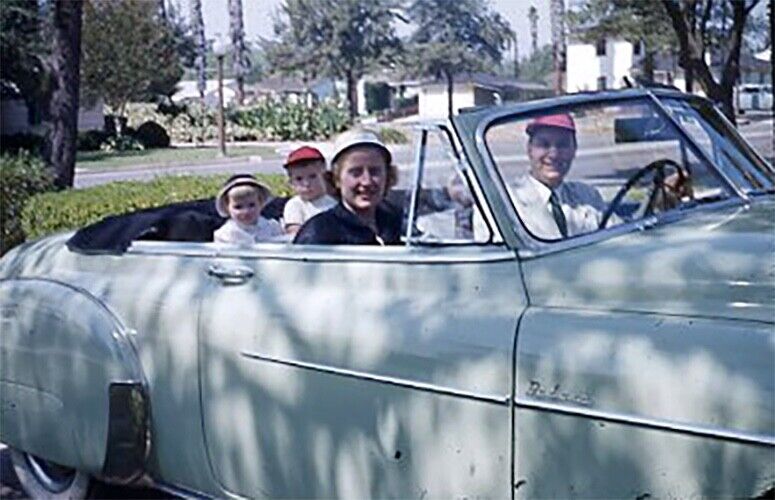 VINTAGE 50s 35MM SLIDE, KODAK RED BORDER, 1952 Chevrolet, Chevy, Family, A31