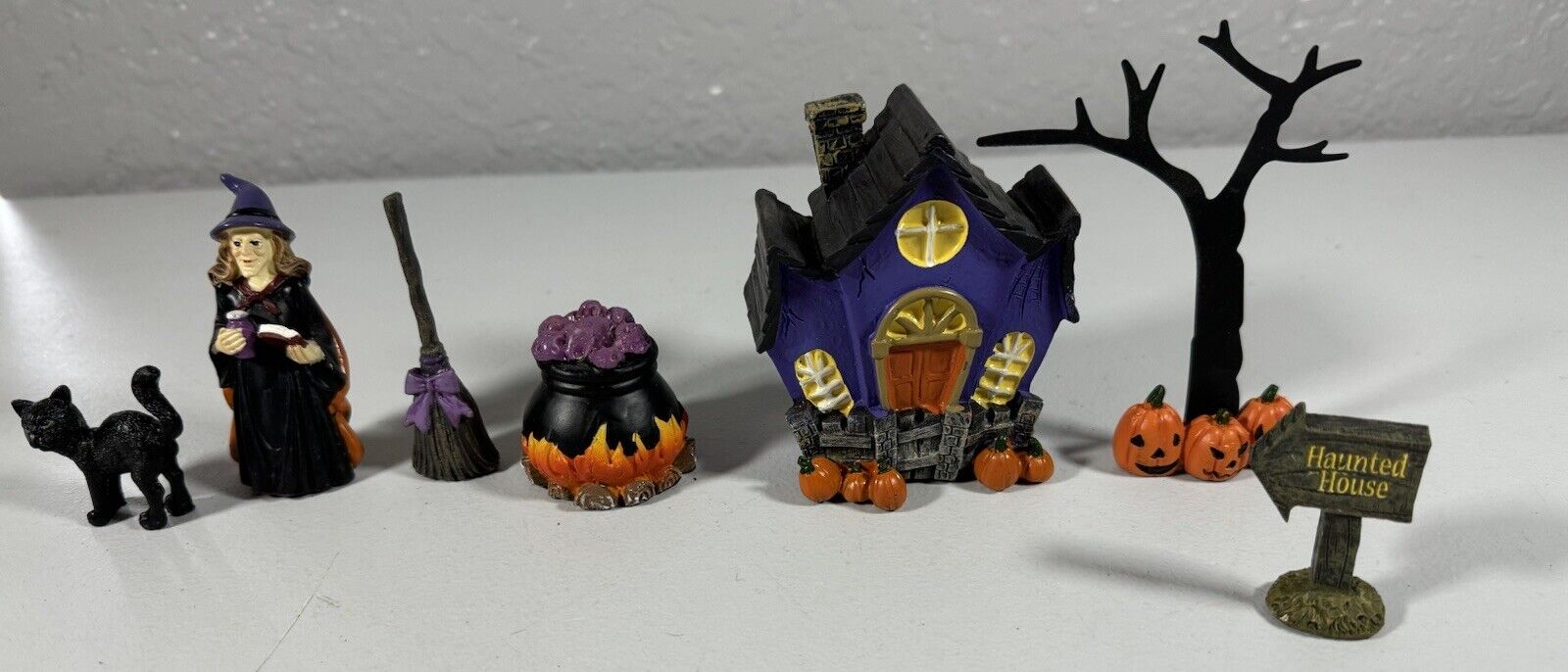 Lot HALLOWEEN Decorations Witch Scene Haunted House Cat Broom Tree