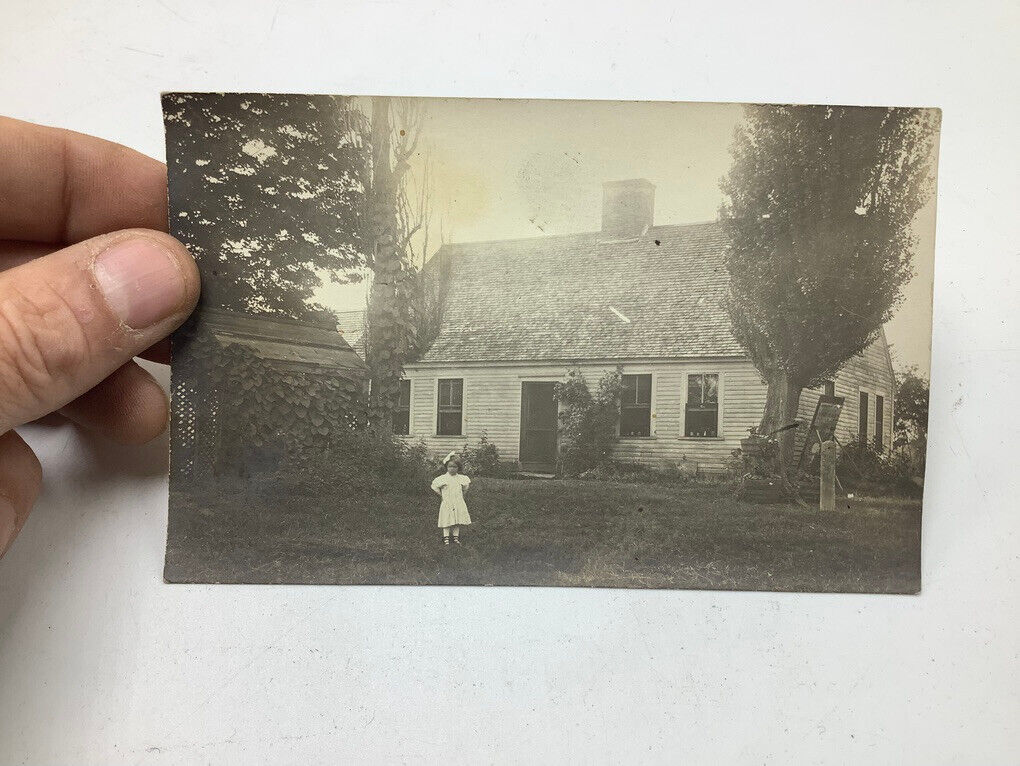 original Unused REAL PHOTO Post Card (rppc) HOUSE & CHILD probably Barrington NH