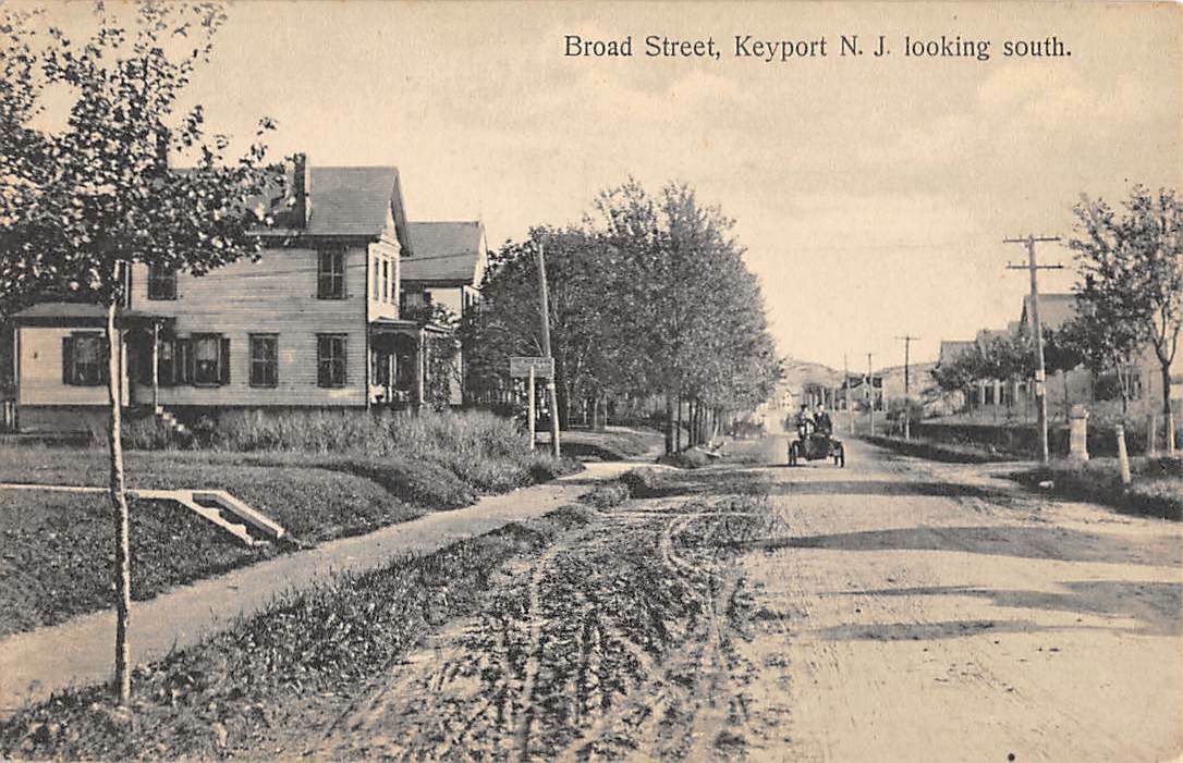 KEYPORT, NJ ~ BROAD STREET, LOOKING SOUTH ~ W. CHADWICK, PUB. ~ c. 1910s