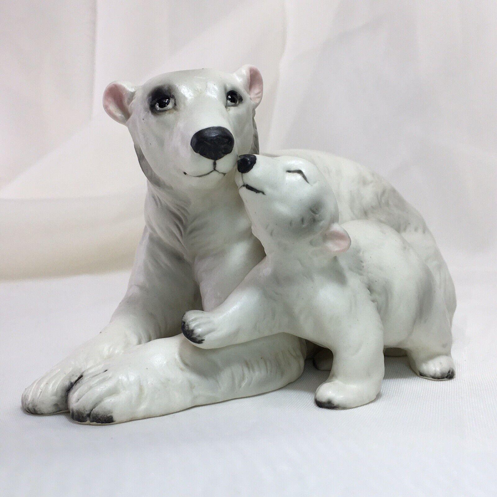 Polar Bear Mother & Baby Cub Figurine, 6.5” Japan, Vintage Porcelain❤️