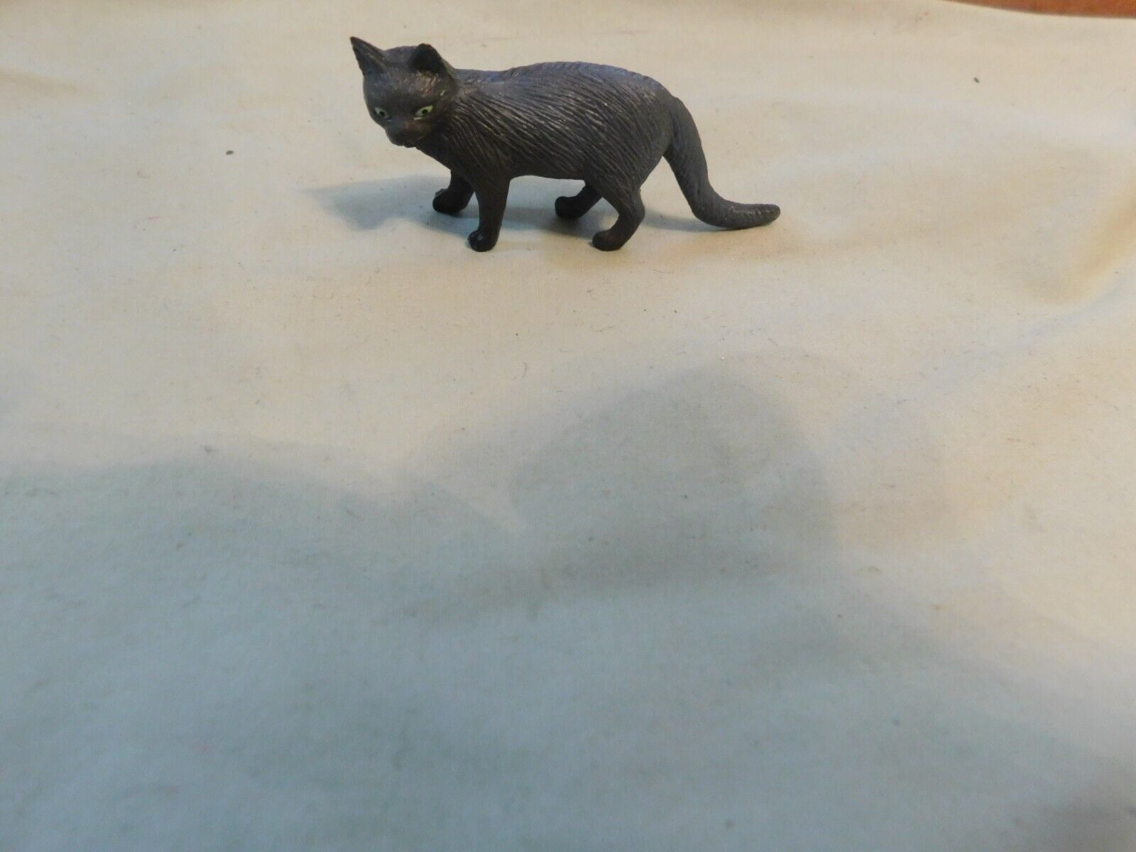 VTG Minature Cat walking  Figurine