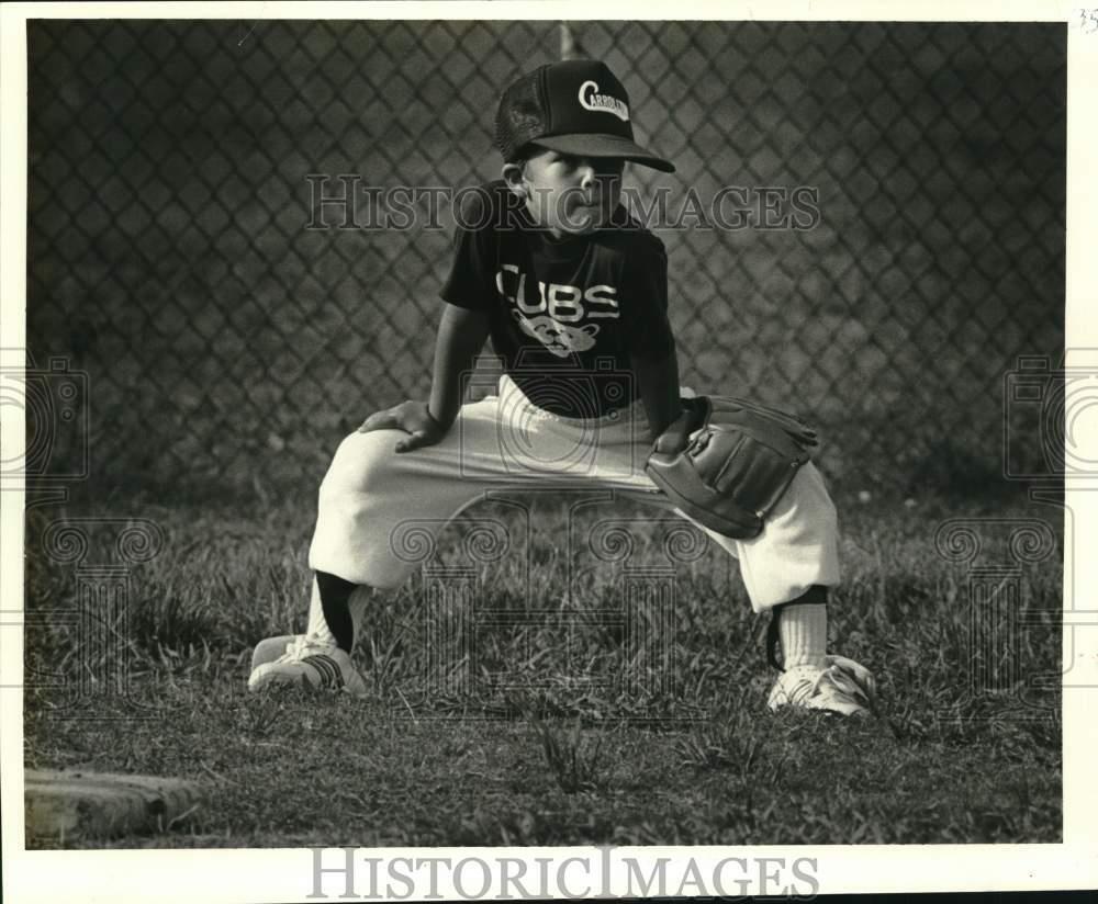 1986 Press Photo Chris Sullivan, baseball player, watches the 2nd base