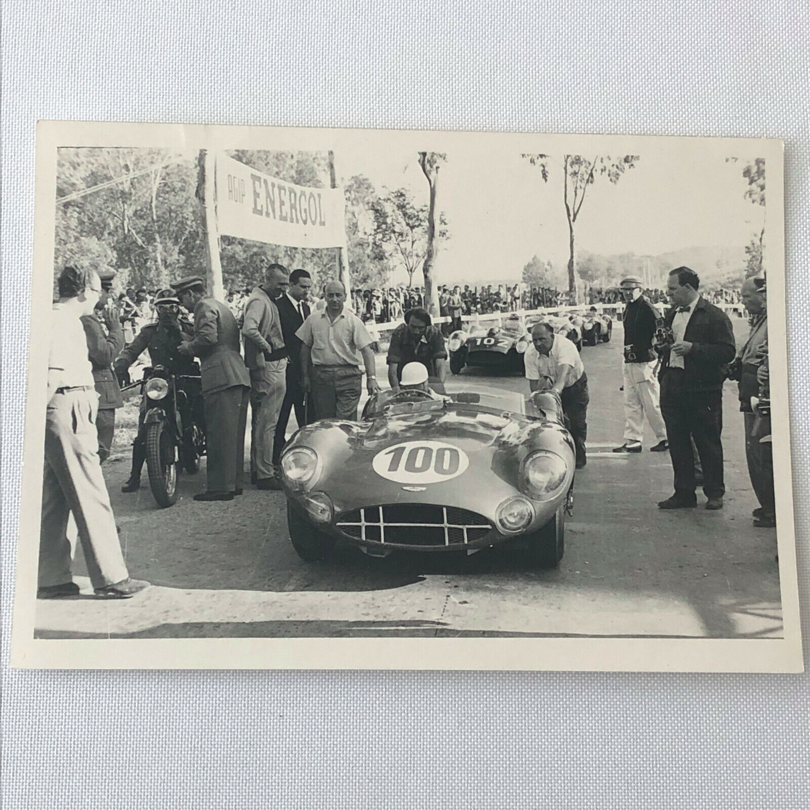 Vintage 1958 Stirling Moss Aston Martin Targa Florio Racing Photo CAHIER 