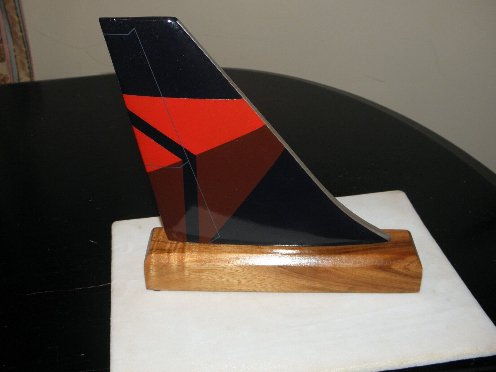 DELTA AIRLINE MODEL AIRPLANE WOOD TAIL NEW COLORS NORTHWEST NWA PILOT DESK GIFT
