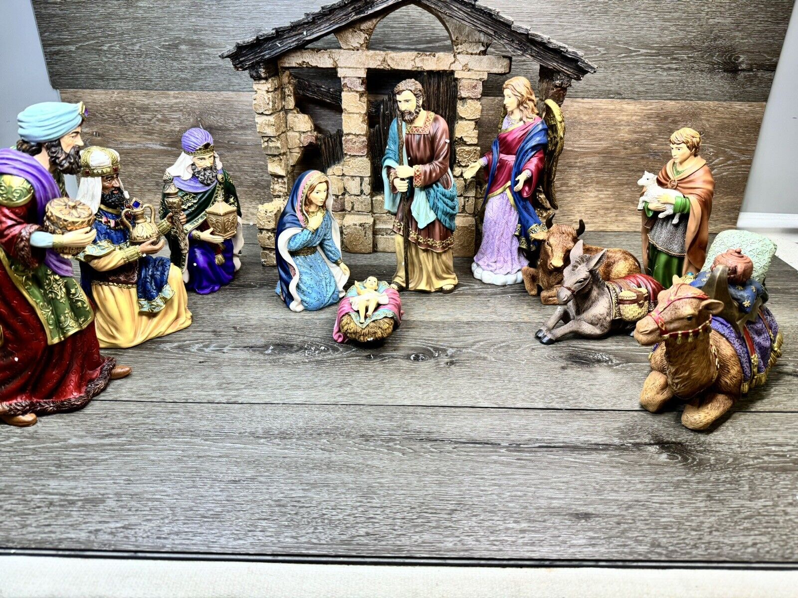 Kirkland Signature Large Christmas Nativity Scene-Hand Painted 13 Pc ~Read