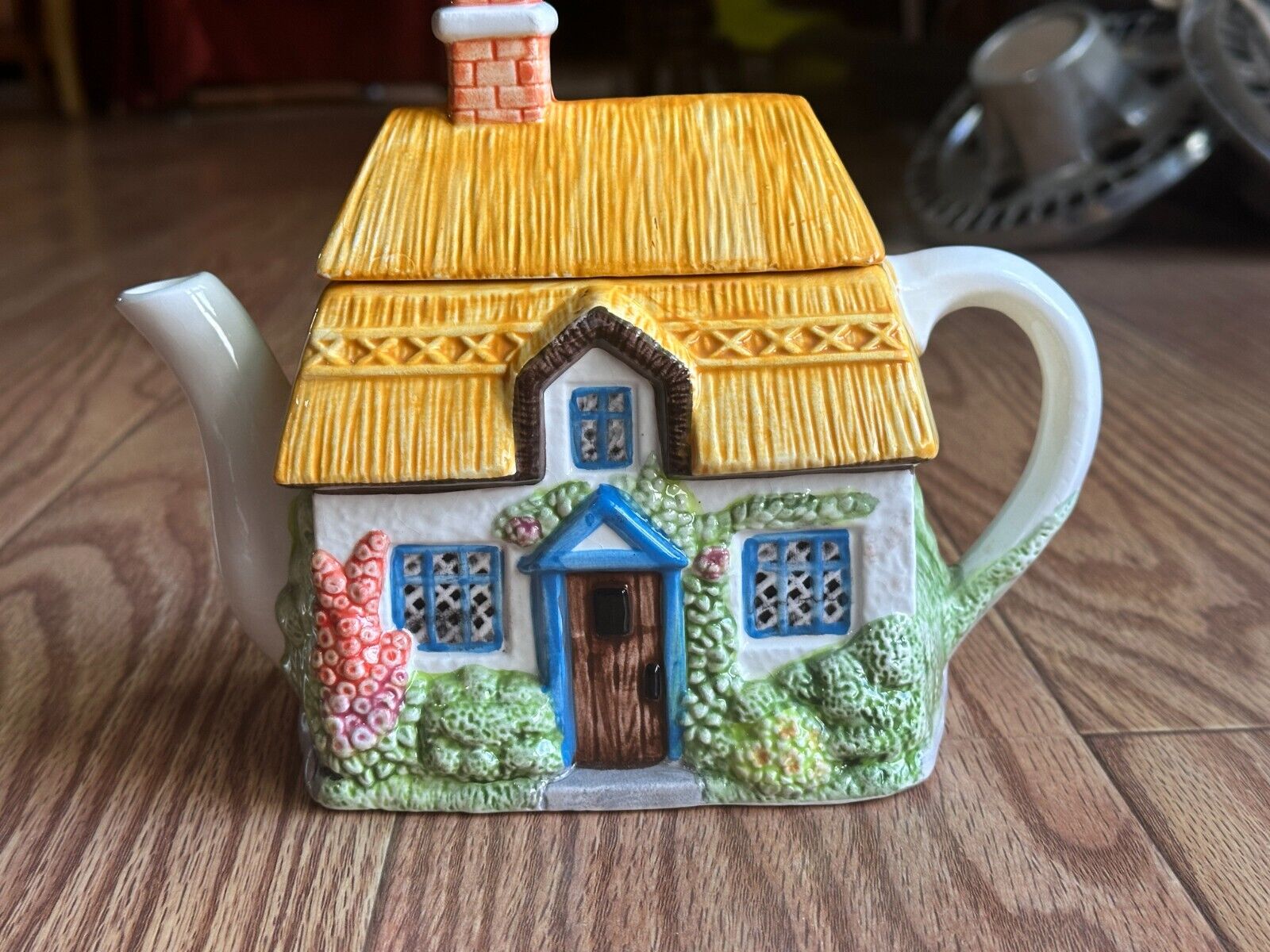Teapot Collection Seasonal Summer # 16138 In Original Box EUC