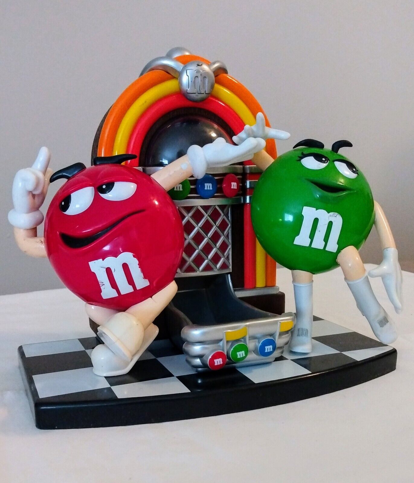 M&M\'s Mars Rock\'n Roll Café Jukebox Candy Dispenser Red & Green M&M\'s
