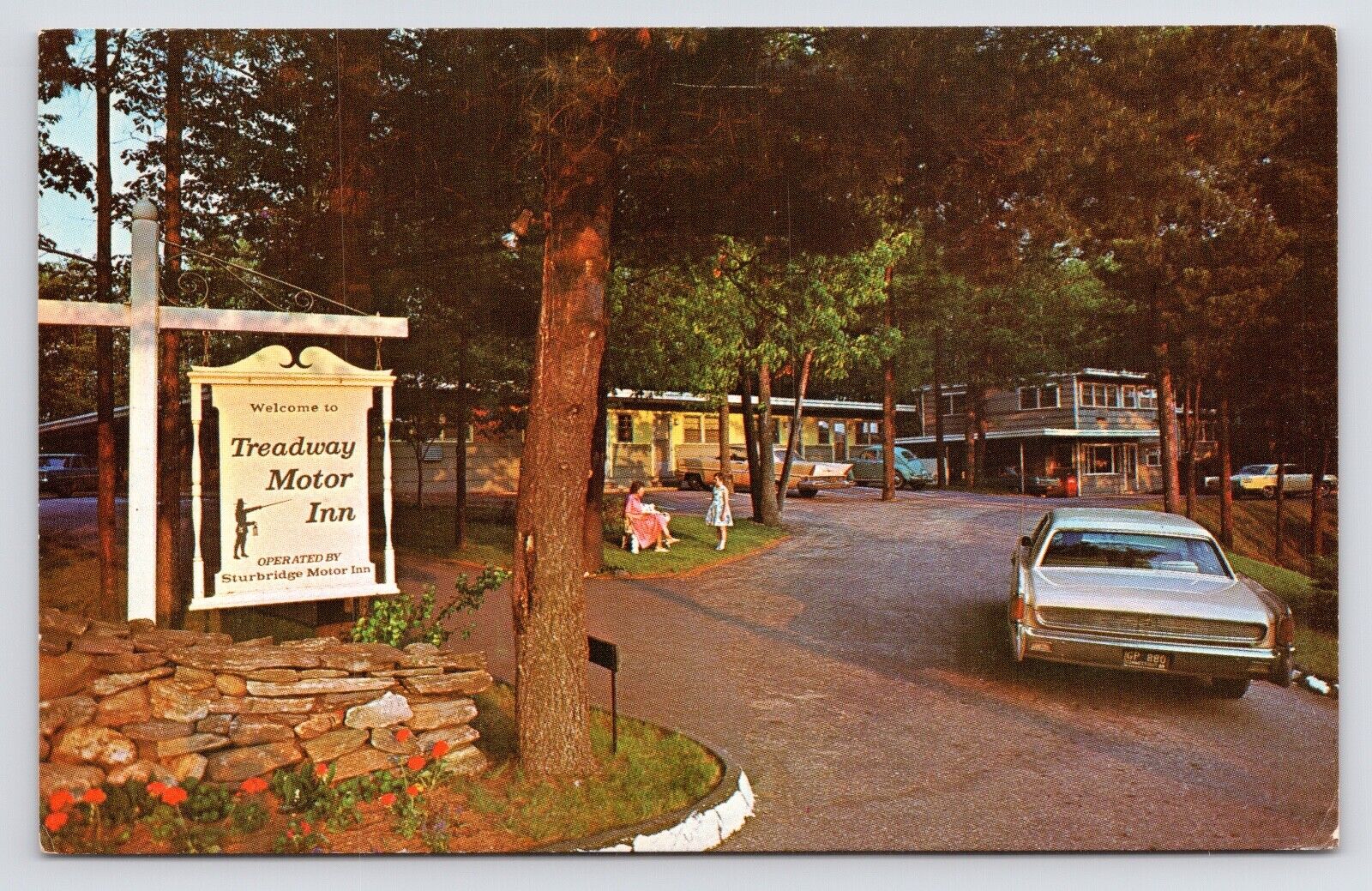 c1960s Treadway Motor Inn Hotel Vintage Sturbridge Massachusetts MA Postcard