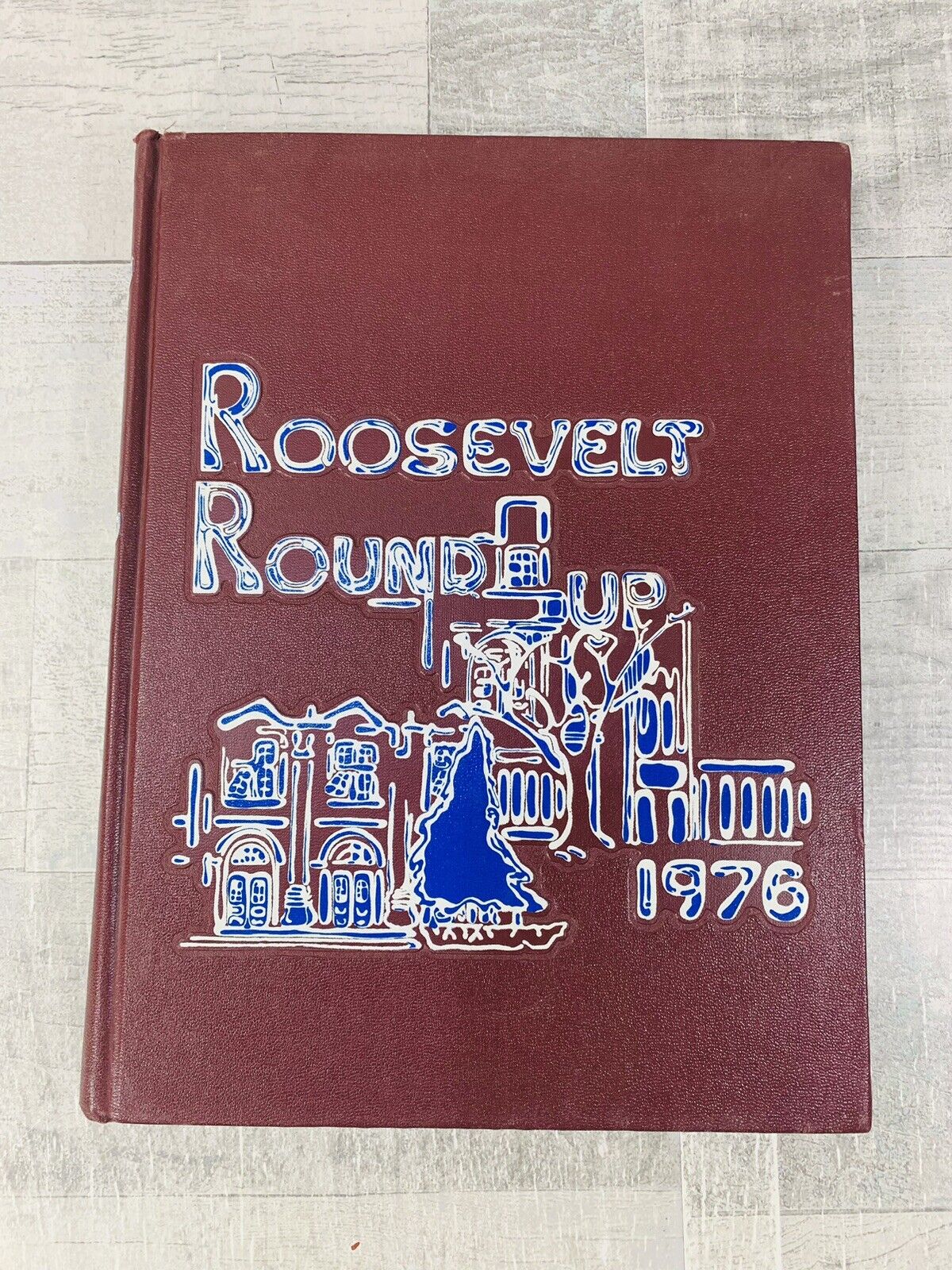 1976 Roosevelt Roughrider High School Des Moines Iowa Clean Copy