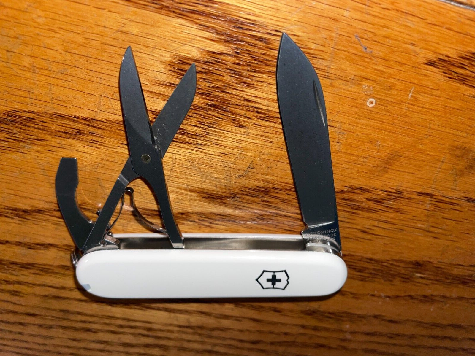 New Victorinox Swiss Army 91mm Knife COMPACT in WHITE  1.3405.7