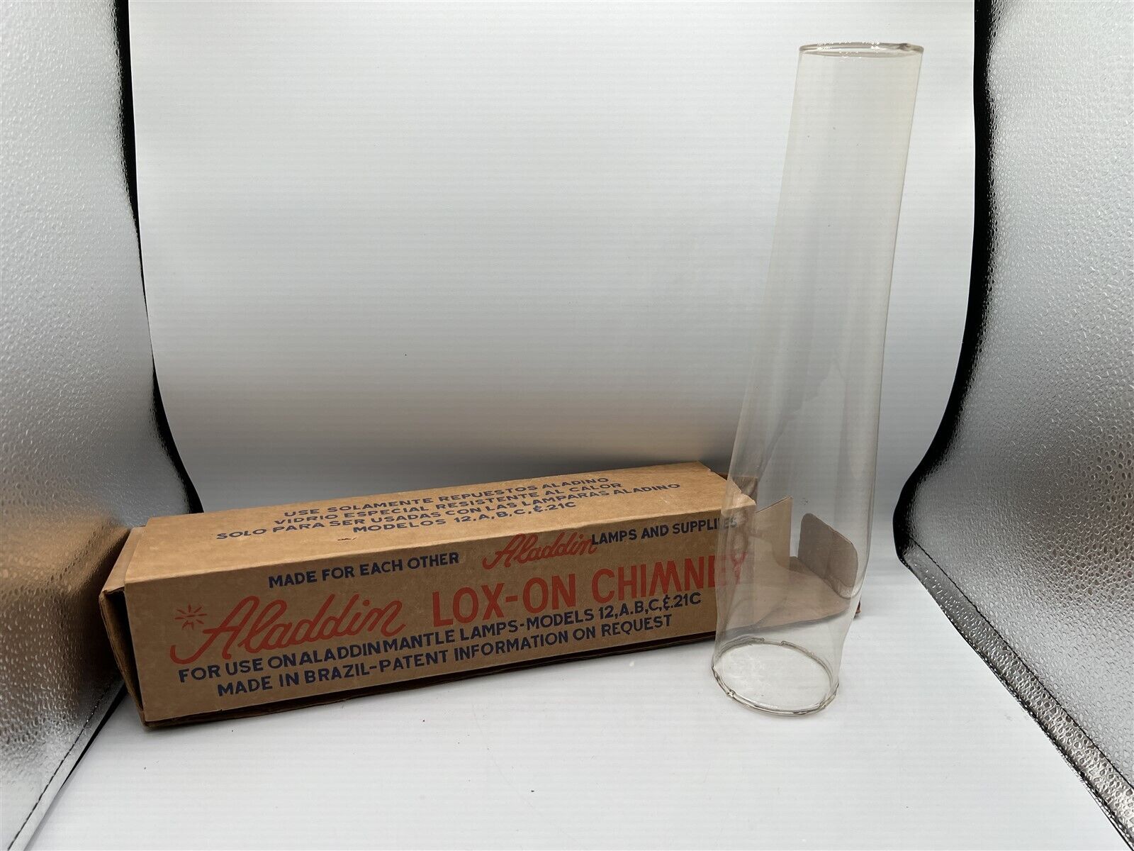 VINTAGE NEW ALADDIN LOX-ON GLASS CHIMNEY WITH ORIGINAL BOX MODELS 12 A B C 21C
