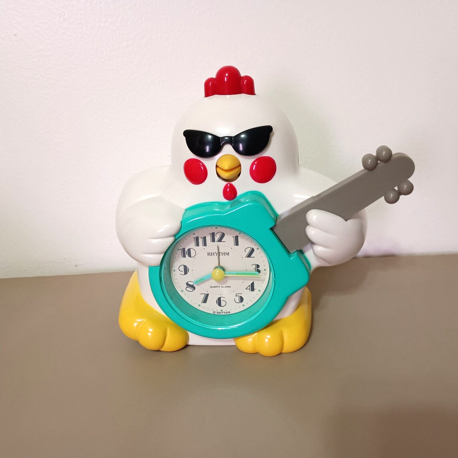 Vintage Rhythm Rock\'N Roll Singing Chicken Speak Up Alarm Clock Japan *READ*