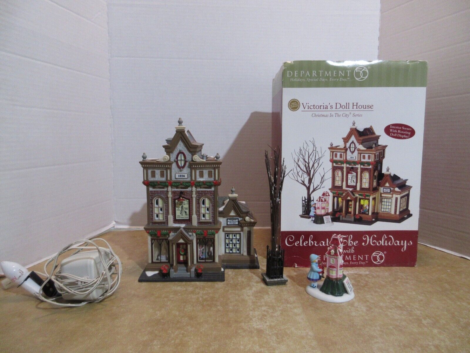 Dept. 56 Christmas In The City 2006 Victoria's Doll House #56.59257 Doll Rotates