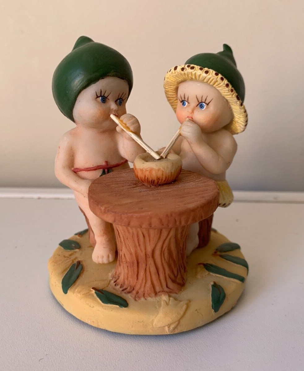 May Gibbs, Gumnut Babies Classic Figurine - SITTING PAIR 1996 - Vintage Rare