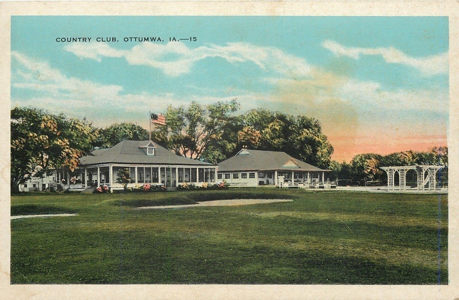 Ottumwa Iowa~Country Club~Flag~Flower Bushes~Large Lawn~1920s Postcard