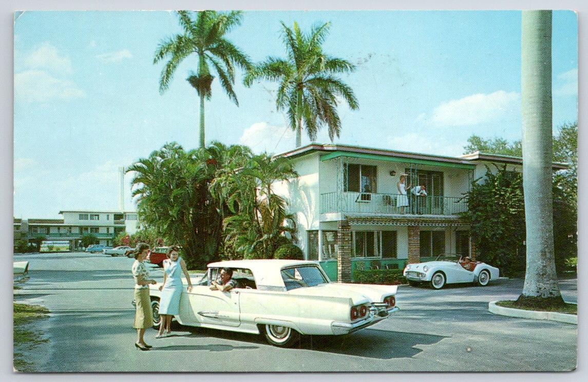 1965 PALMLAND MOTEL FORT MYERS FLORIDA 1959 THUNDERBIRD CLASSIC CARS POSTCARD