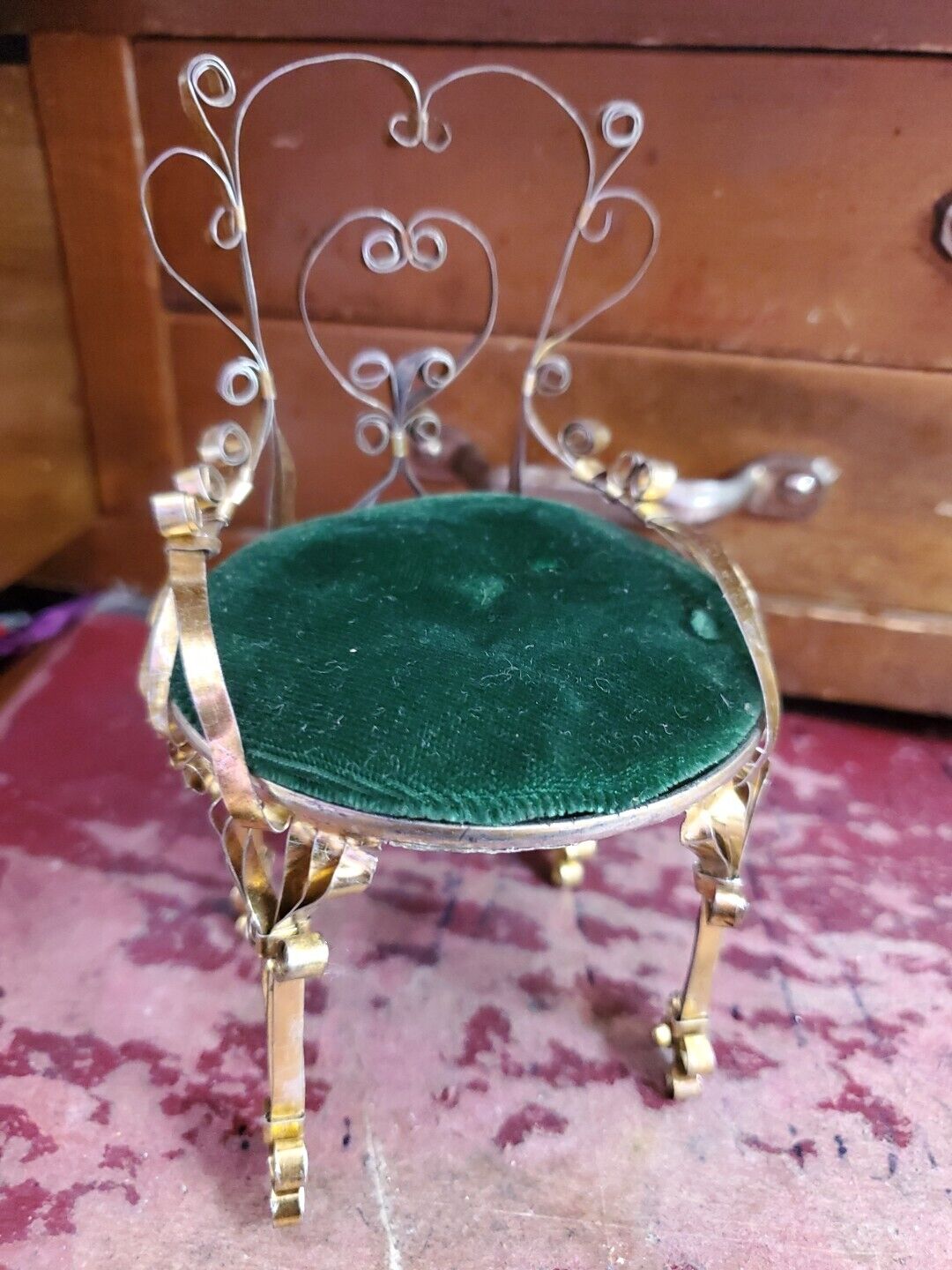 Judd\'s Vintage Intricate Scroll Design Tin Chair Pin Cushion w/gree Velvet Seat 