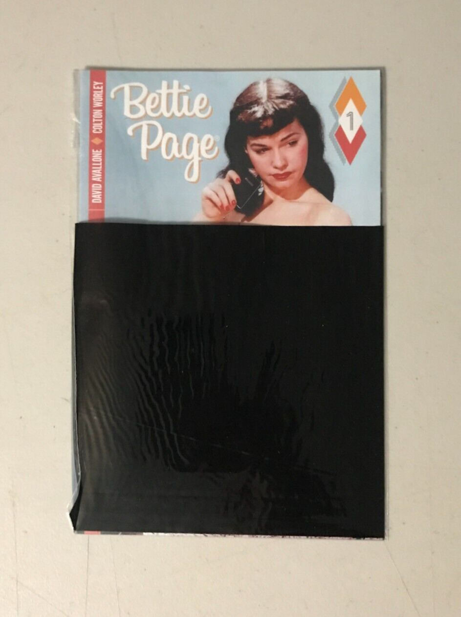 BETTIE PAGE #1 NM POLYBAGGED BLACK BAG VARIANT - DYNAMITE 2017 - VERY RARE