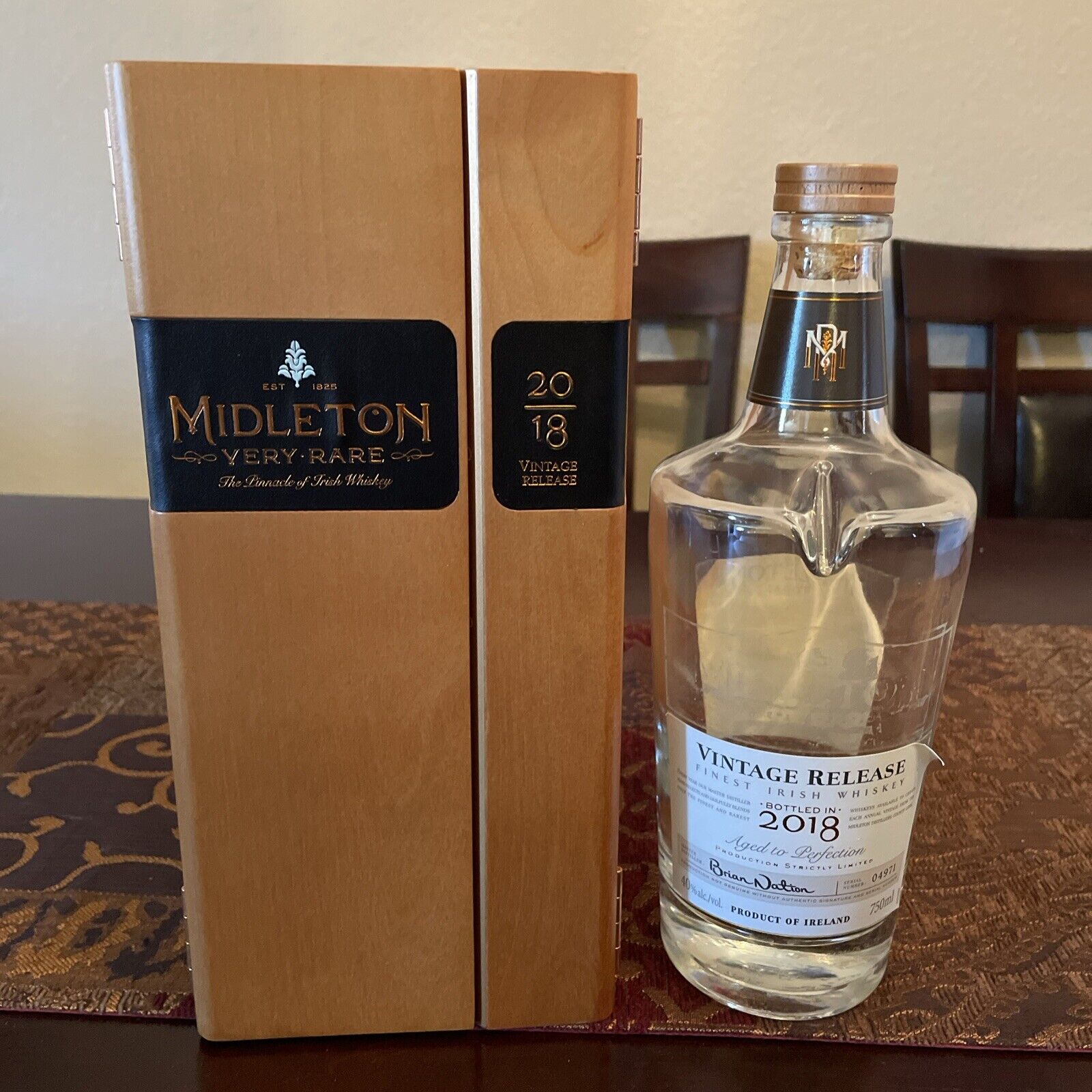 Midleton Very Rare Vintage Release 2018 Finest Irish Whiskey empty Bottle + Box