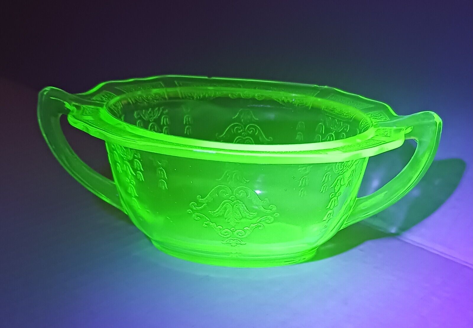 Vintage Green Uranium Glass Anchor Hocking Sugar Bowl