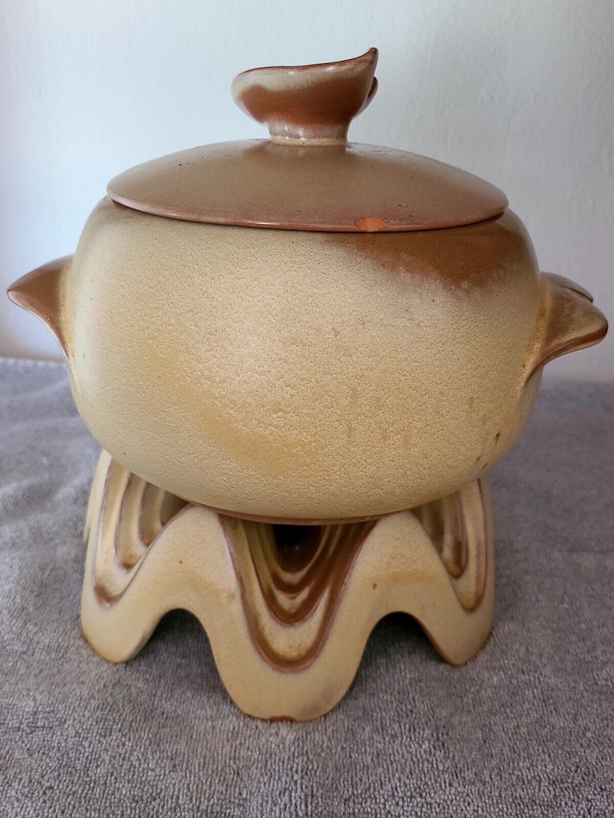 Vintage Desert Gold Frankoma Pottery 4V Bean Pot w/ Lid & Warmer WA1 