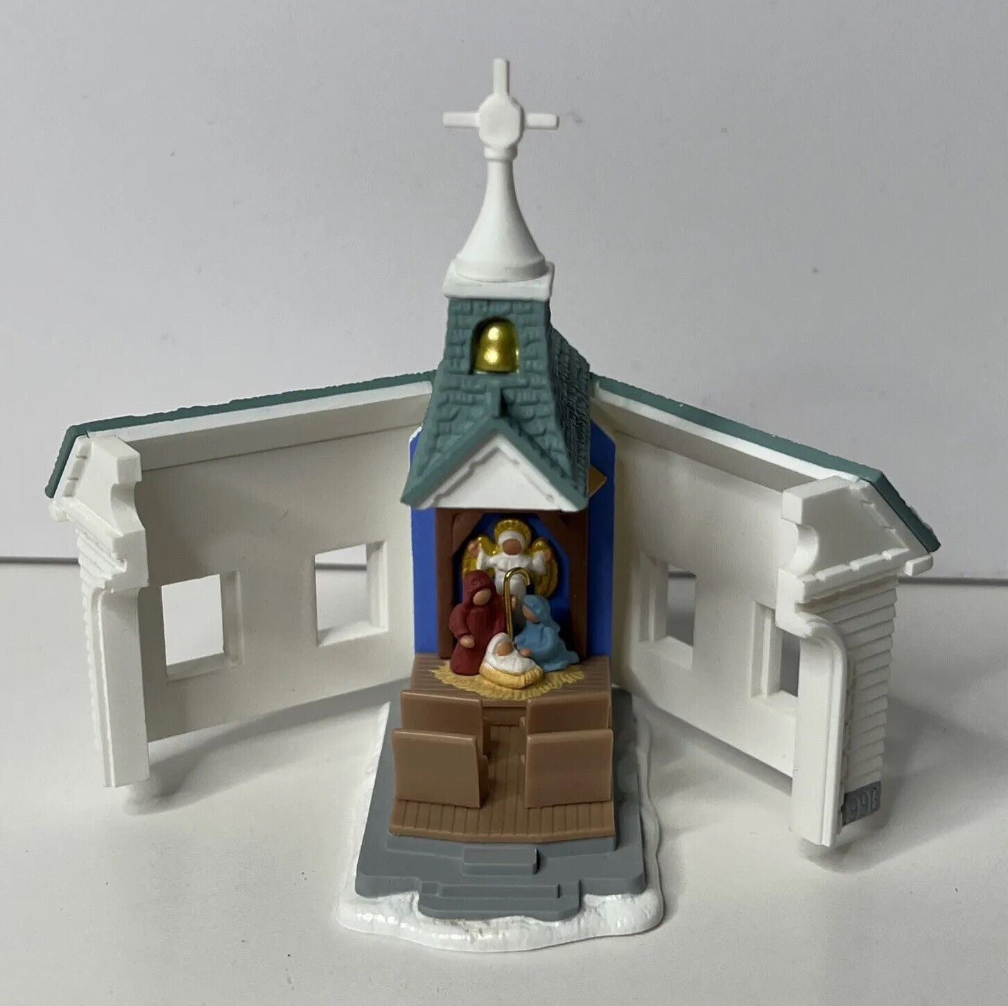 1996 Hallmark Keepsake Christmas Ornament Come All Ye Faithful Church Opens VTG