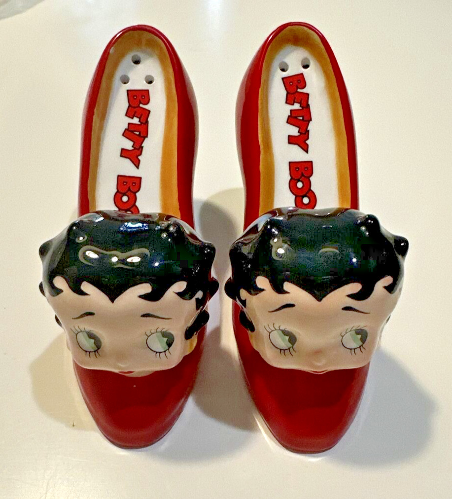 Vintage 1999 Betty Boop High Heel Shoes Vandor Salt and Pepper Shaker Set