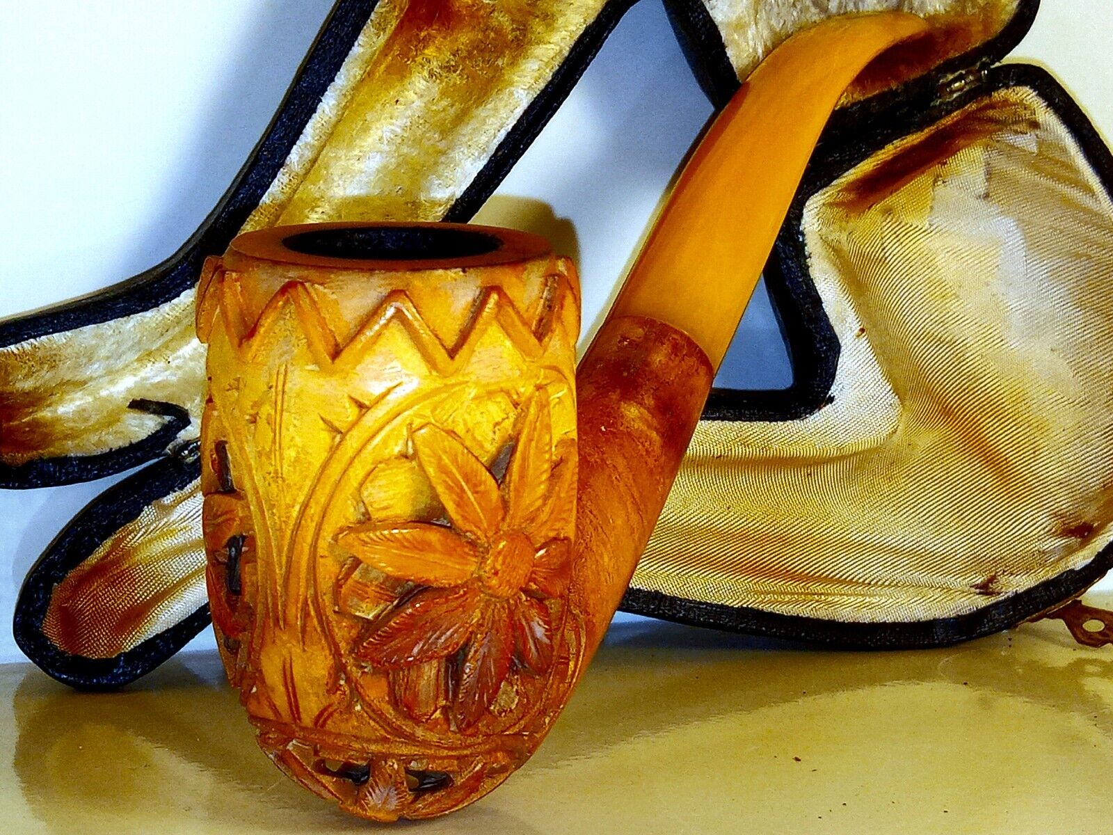 Large Meerschaum Bent Lattice Pipe Ornate Hand Carved Floral Designed Pfeife 