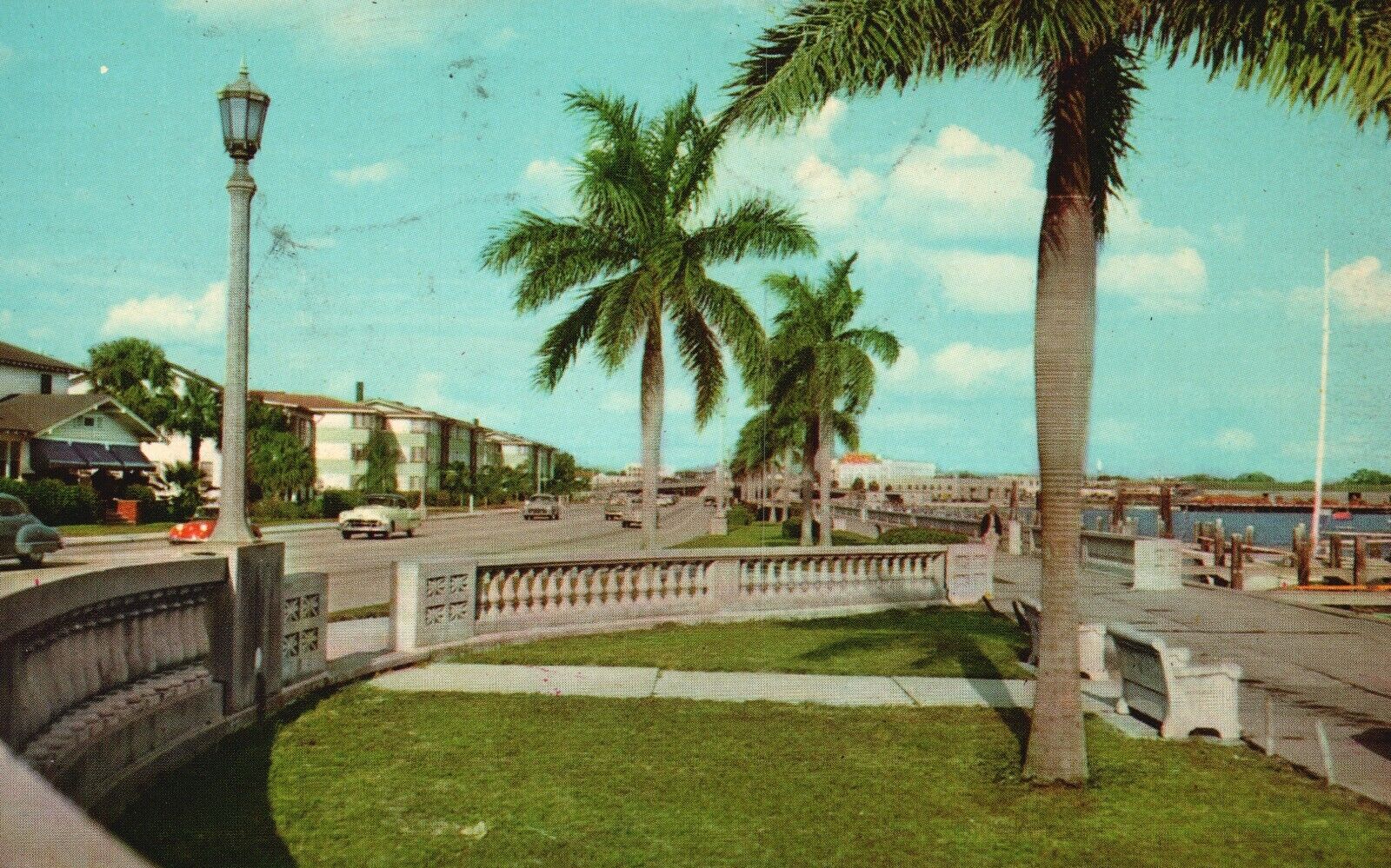 Tampa FL-Florida, 1969 Palm Bordered Bayshore Dr Entrance Davis Island Postcard