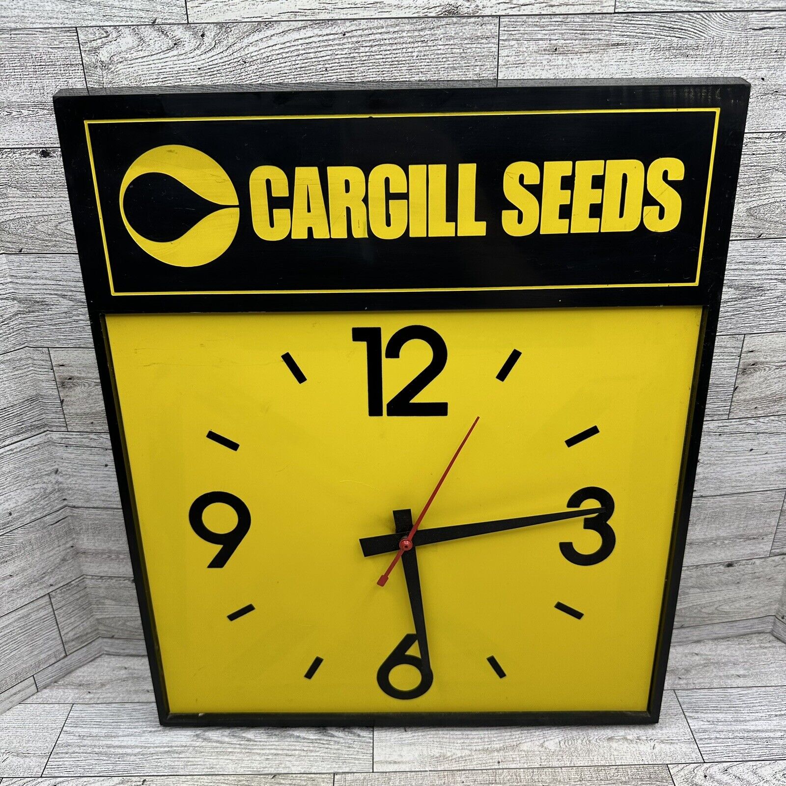 1970s Cargill Seeds Black Yellow Advertising Electric Wall Clock Works Read**