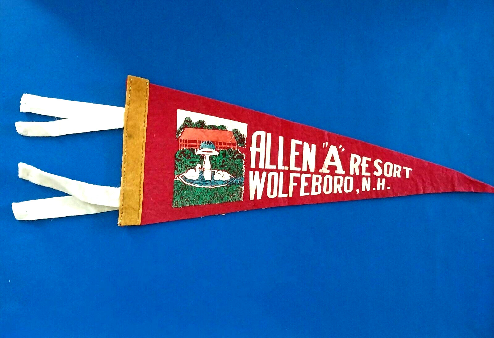 Vintage ALLEN A RESORT WOLFEBORO NH  Felt PENNANT SOUVENIR FLAG  5\